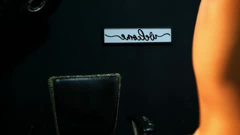 Snapshot of wesley_77 chatting on April 23, 10:56 pm wesley_77 online show from April 23, 10:56 pm