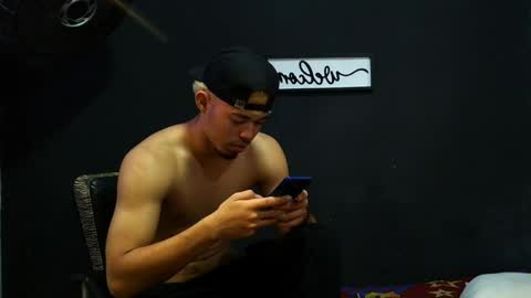 Snapshot of wesley_77 chatting on May 21, 4:25 pm wesley_77 online show from May 21, 4:25 pm