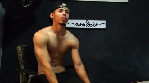 Snapshot of wesley_77 chatting on June 7, 6:44 pm wesley_77 online show from June 7, 6:44 pm