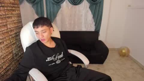 Wesley Boy online show from February 13, 7:43 pm