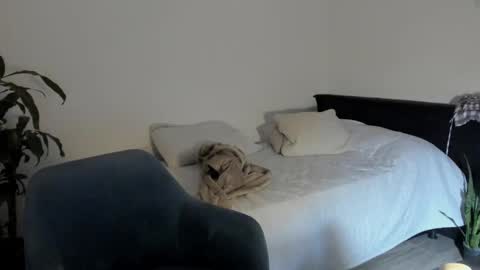 Snapshot of west_ta chatting on September 14, 11:59 pm tatty online show from September 14, 11:59 pm