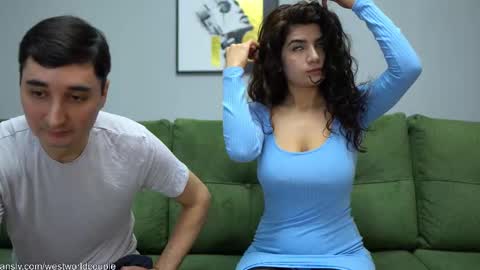 Snapshot of westworldcouple chatting on February 10, 9:02 am SILVIA and HUGS ------------ online show from February 10, 9:02 am