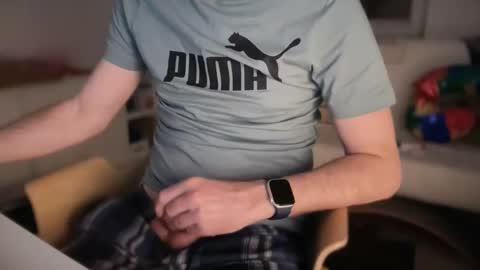 wet_adidasboy online show from April 3, 9:13 pm