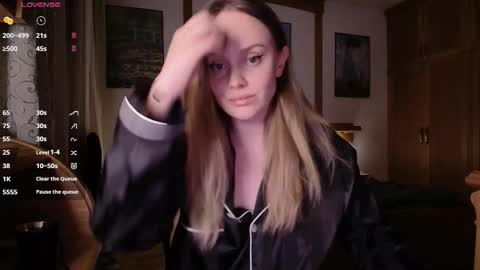 Lana online show from October 22, 6:29 pm