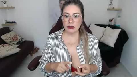 Diva online show from July 13, 6:00 pm