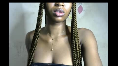 Bella online show from November 18, 9:08 pm