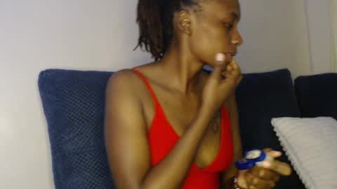 Snapshot of wetfreakym chatting on July 5, 5:36 am Bella online show from July 5, 5:36 am