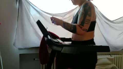 Snapshot of wetgerman2 chatting on December 18, 11:49 am Wetgerman online show from December 18, 11:49 am