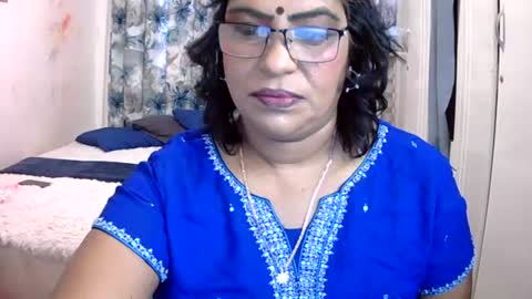 Snapshot of wetindian1971 chatting on June 23, 8:23 am kavita online show from June 23, 8:23 am
