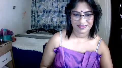 Snapshot of wetindian1971 chatting on July 23, 5:27 am kavita online show from July 23, 5:27 am