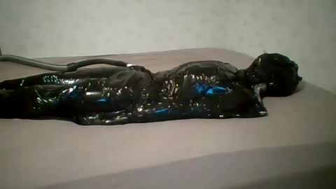 Snapshot of wetnbound chatting on December 17, 9:10 pm wetnbound online show from December 17, 9:10 pm