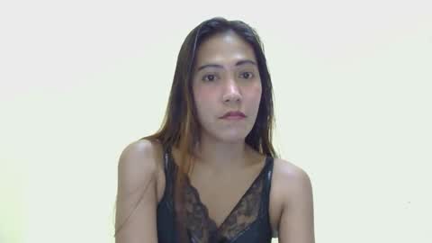 wetpetitechix online show from May 19, 2:01 pm
