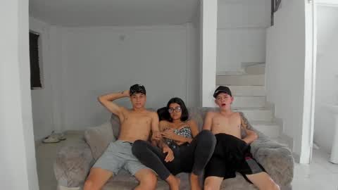 Snapshot of wetting_lust chatting on September 13, 3:12 pm --New girls--TamyDark hair girl--Aitana--Mathiasglasses boy--Peter online show from September 13, 3:12 pm