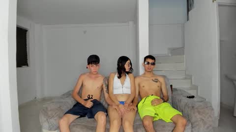 Snapshot of wetting_lust chatting on September 15, 1:38 am --New girls--TamyDark hair girl--Aitana--Mathiasglasses boy--Peter online show from September 15, 1:38 am