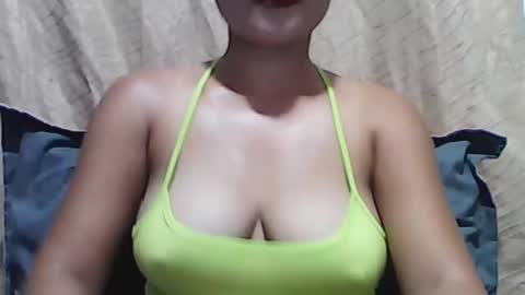 Snapshot of wettyhottie69 chatting on May 11, 2:39 am wettyhottie69 online show from May 11, 2:39 am