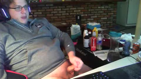 whateverdude555 online show from December 4, 4:11 am