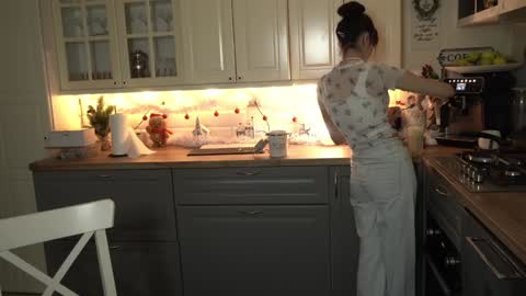 Victoria Maria online show from December 31, 5:51 pm