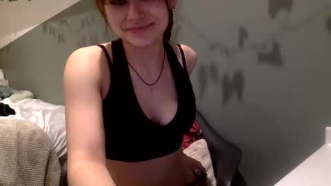 Snapshot of whimsy_tinks chatting on February 2, 11:14 pm whimsy_tinks online show from February 2, 11:14 pm