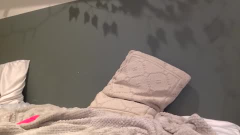 Snapshot of whimsy_tinks chatting on February 12, 5:19 pm whimsy_tinks online show from February 12, 5:19 pm