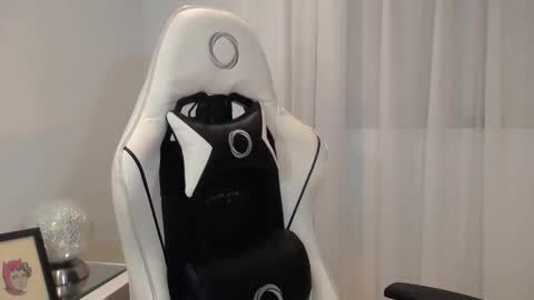 C A R O L  online show from January 24, 11:23 pm