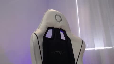 C A R O L  online show from February 2, 4:00 pm