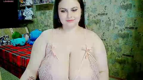 whisperinthedarkk online show from January 14, 8:58 pm