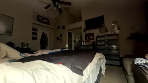 Whisper online show from March 29, 6:24 am