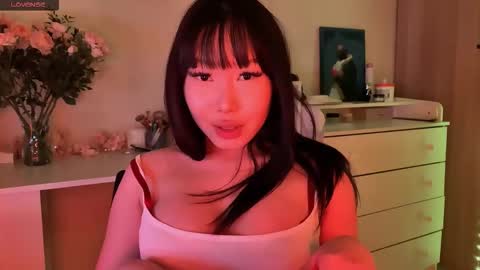 Snapshot of whispersofdarsy chatting on February 18, 7:32 pm whispersofdarsy online show from February 18, 7:32 pm