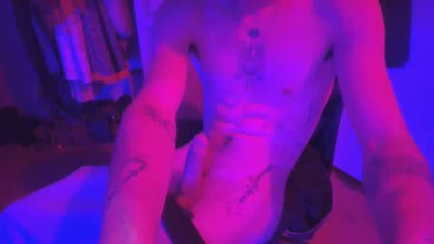 Snapshot of whispersonhickory chatting on December 19, 10:56 am whispersonhickory online show from December 19, 10:56 am