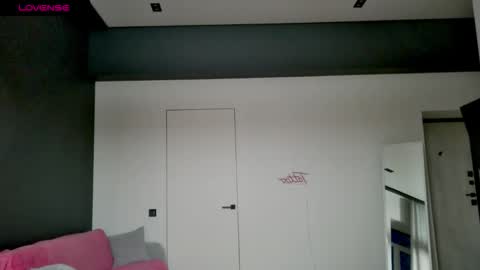 Max online show from November 14, 4:11 am