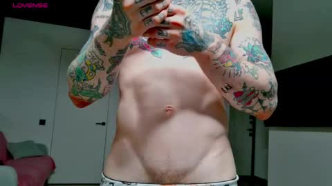 Max online show from December 3, 4:09 am