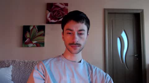 Snapshot of white_sport chatting on December 15, 11:58 am Tom online show from December 15, 11:58 am