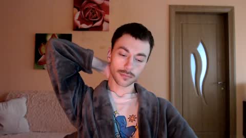 Tom online show from April 1, 8:48 am