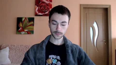 Tom online show from April 8, 9:09 am