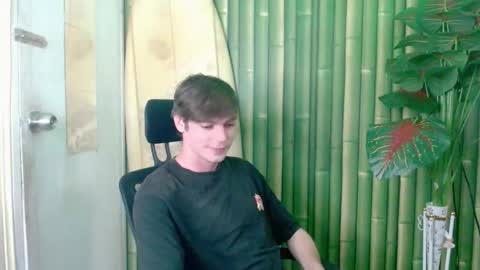 Snapshot of whiteboyinasia chatting on October 10, 8:35 am Christian online show from October 10, 8:35 am