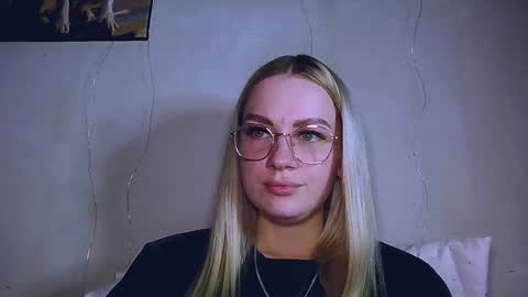 Snapshot of whitehex666 chatting on January 6, 7:50 pm whitehex666 online show from January 6, 7:50 pm