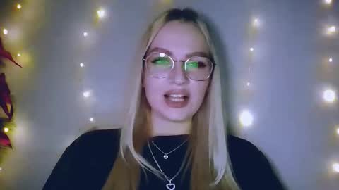 Snapshot of whitehex666 chatting on January 10, 1:02 pm whitehex666 online show from January 10, 1:02 pm