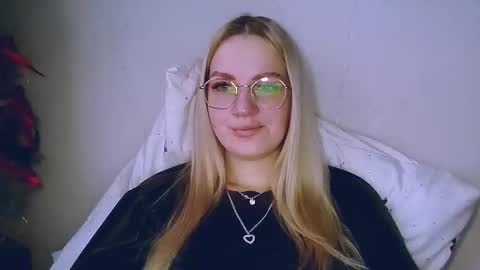 Snapshot of whitehex666 chatting on January 11, 8:08 am whitehex666 online show from January 11, 8:08 am