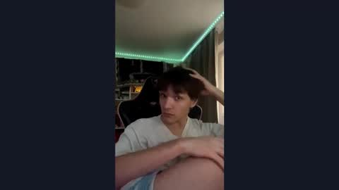 Snapshot of whitekingg chatting on November 22, 10:58 am whitekingg online show from November 22, 10:58 am