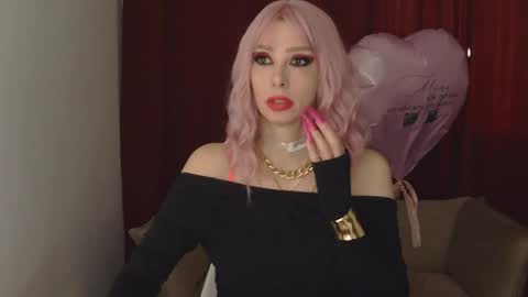 White Queen online show from February 16, 12:10 pm