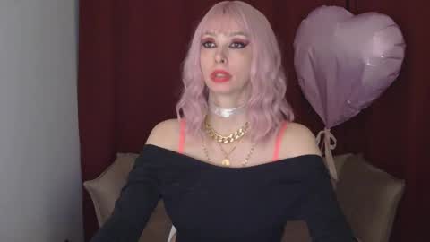 White Queen online show from February 18, 7:41 pm