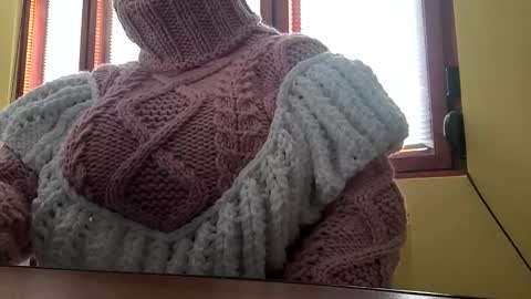 whitesweater online show from December 15, 6:50 am