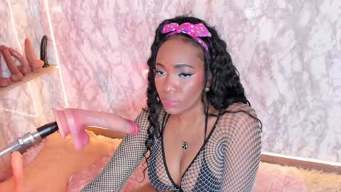 Snapshot of whitneyyfox chatting on January 17, 8:24 am whitneyyfox online show from January 17, 8:24 am