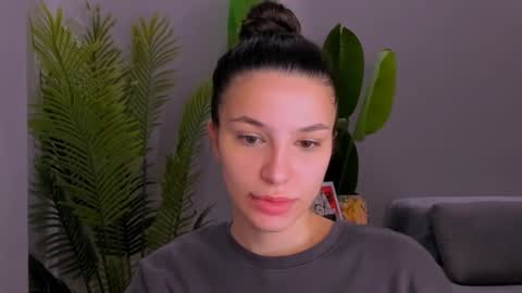 whoislulu online show from February 3, 7:07 am