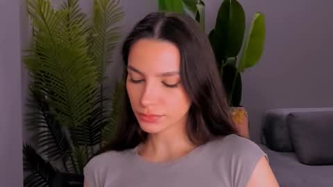 whoislulu online show from February 19, 3:27 pm