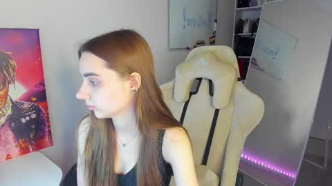 Snapshot of whole_eternity chatting on January 15, 5:19 am Abby online show from January 15, 5:19 am