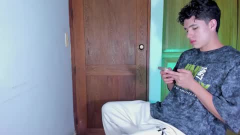 whos_he online show from January 5, 9:29 pm