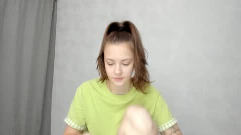 Veronica online show from February 5, 9:52 pm