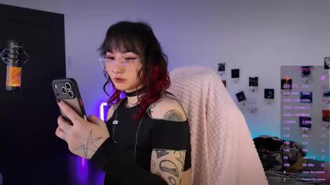 iggy iggz online show from February 12, 2:50 am