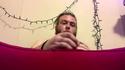 wicked_clown665 online show from December 17, 4:40 am